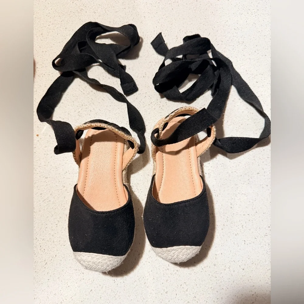 Black and Beige Espadrille Sandals - Picture 2 of 4